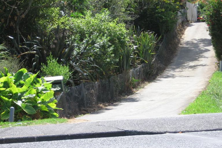 Photo of property in 1/129 Godley Road, Green Bay, Auckland, 0604