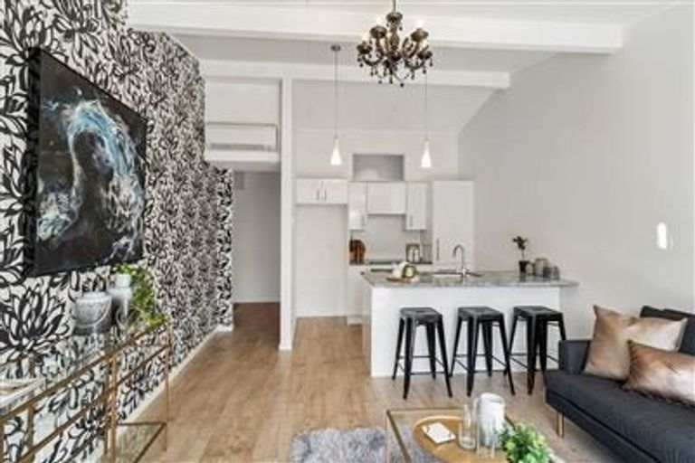 Photo of property in 2/32 Abberley Crescent, St Albans, Christchurch, 8014