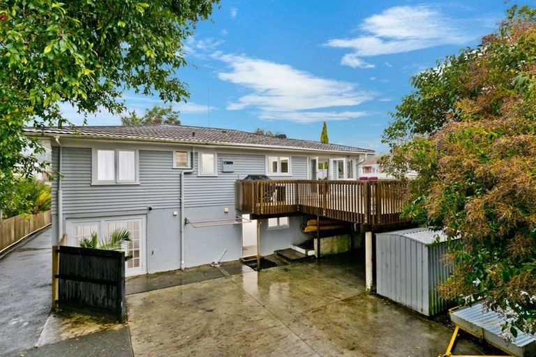 Photo of property in 123 Millbrook Road, Sunnyvale, Auckland, 0612