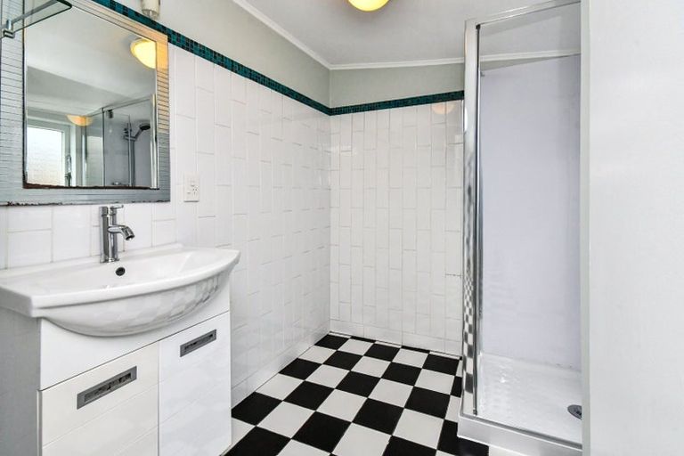 Photo of property in 120 Settlement Road, Papakura, 2110