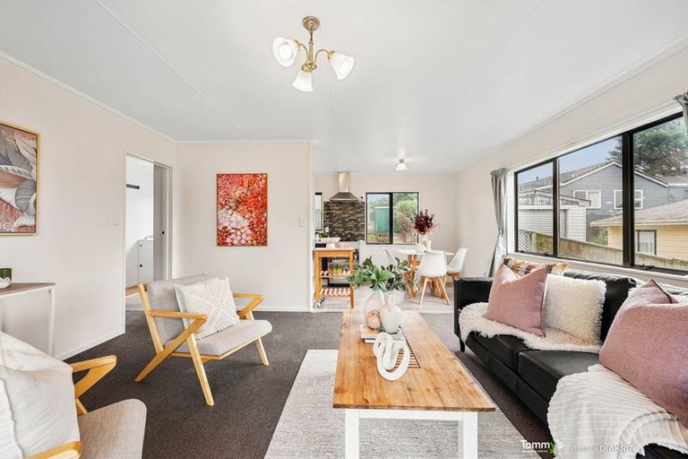 Photo of property in 32 Nassau Avenue, Grenada North, Wellington, 5028