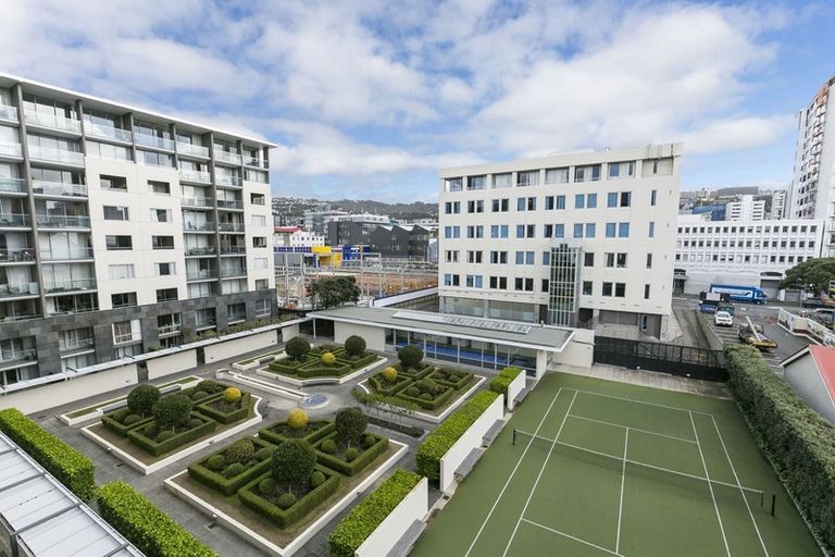 Photo of property in Sanctum Apartment, 10 Ebor Street, Te Aro, Wellington, 6011