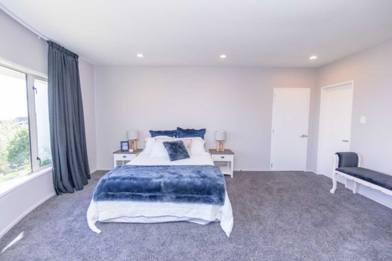 Photo of property in 15 Valley View, Mount Pleasant, Christchurch, 8081