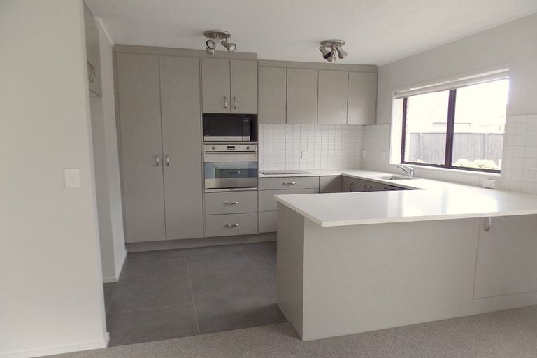 Photo of property in 2/92 Nile Road, Milford, Auckland, 0620