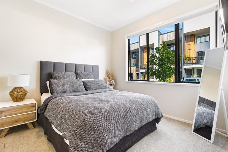 Photo of property in 58 Rangihina Road, Hobsonville, Auckland, 0616