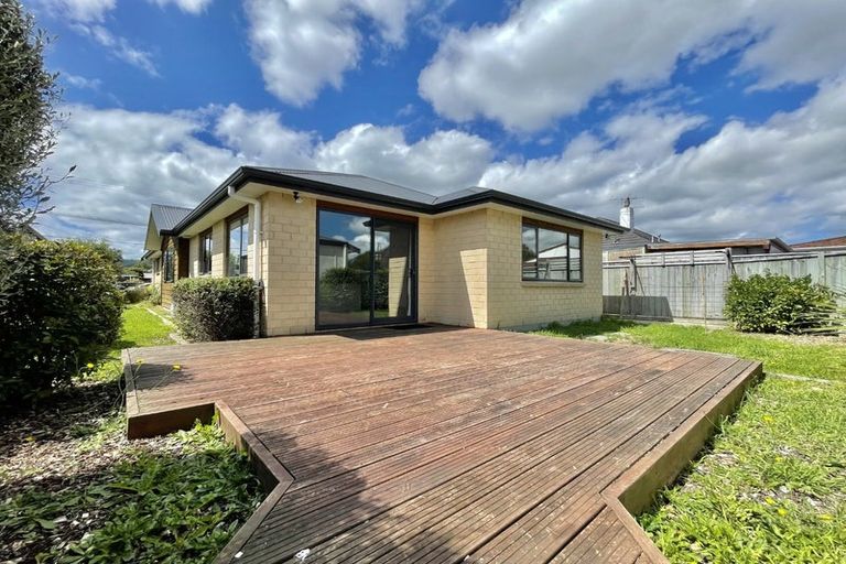 Photo of property in 3a Oxford Crescent, Ebdentown, Upper Hutt, 5018