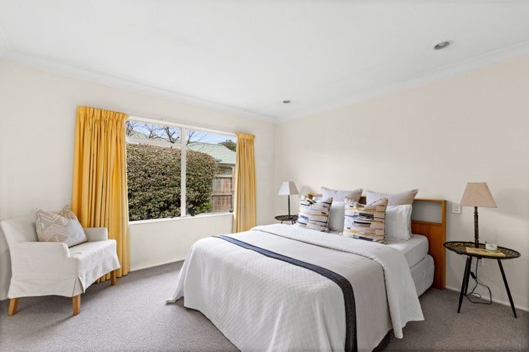 Photo of property in 2 Guthrie Road, Havelock North, 4130