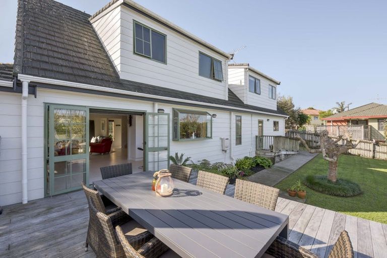 Photo of property in 16 Donald Street, Stanmore Bay, Whangaparaoa, 0932