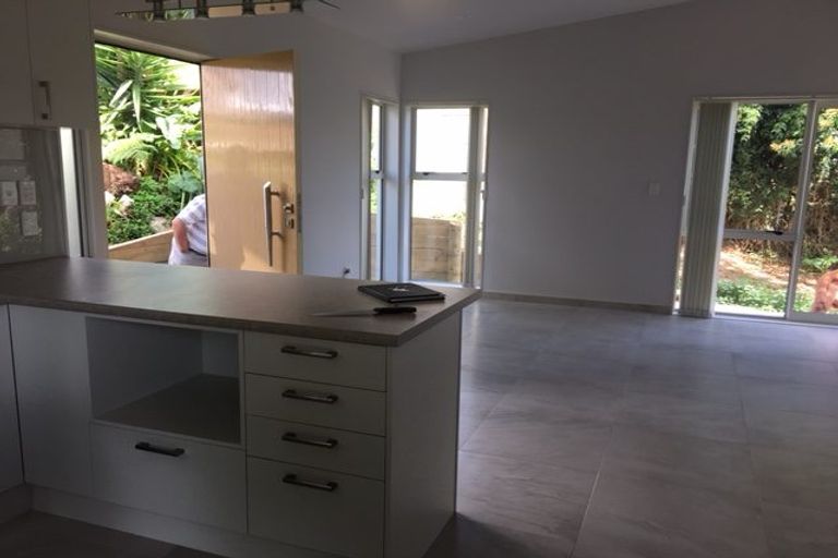 Photo of property in 34 Tamahere Drive, Glenfield, Auckland, 0629