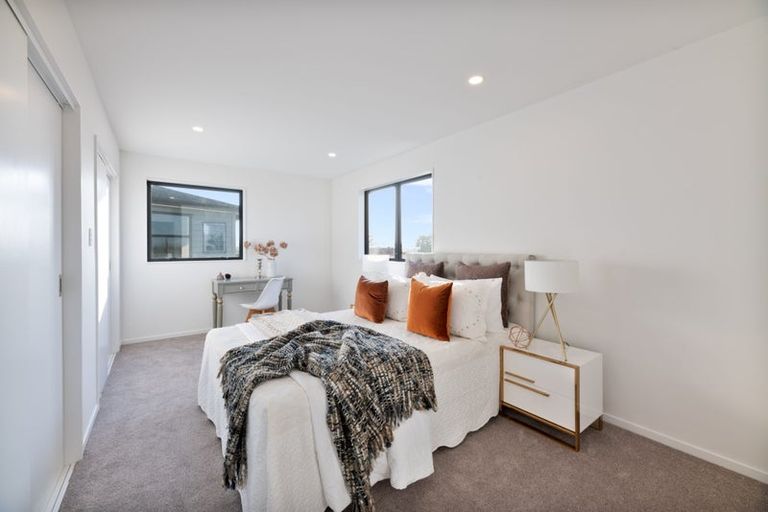 Photo of property in 18b Mackenzie Street, Te Atatu South, Auckland, 0610