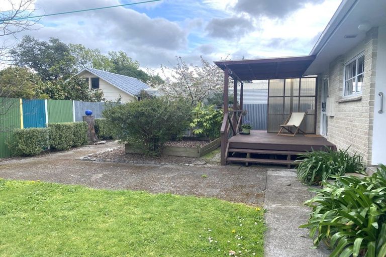 Photo of property in 14 Papawai Road, Greytown, 5712
