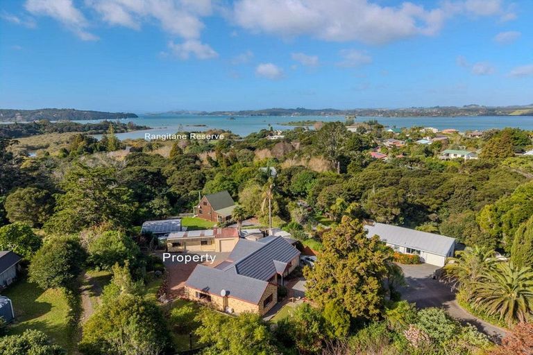 Photo of property in 11 Rangitane Loop Road, Kerikeri, 0294