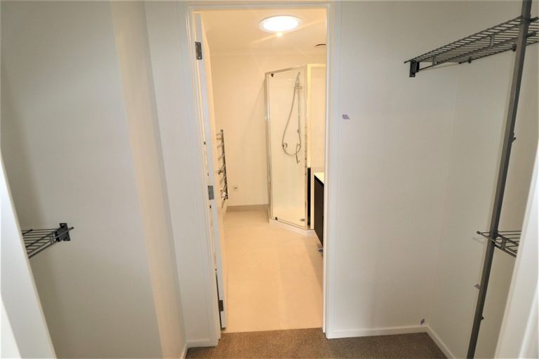 Photo of property in 34 Hobsonville Point Road, Hobsonville, Auckland, 0616