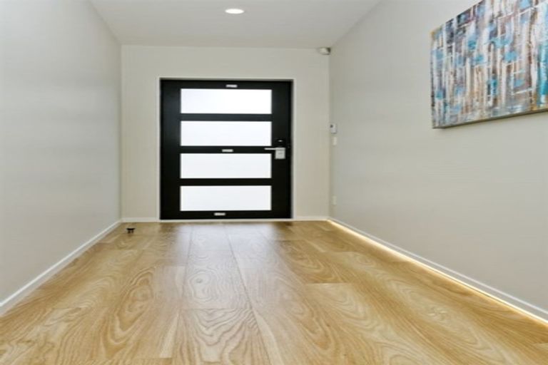 Photo of property in 18 Surf View Crescent, Red Beach, 0932