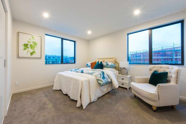 Photo of property in 15 Tahingamanu Road, Hobsonville, Auckland, 0616