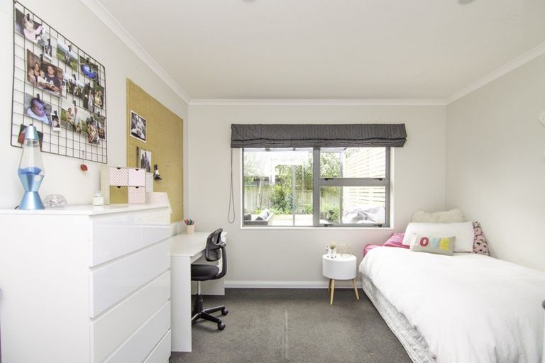 Photo of property in 26 Pegasus Place, Kelvin Grove, Palmerston North, 4414