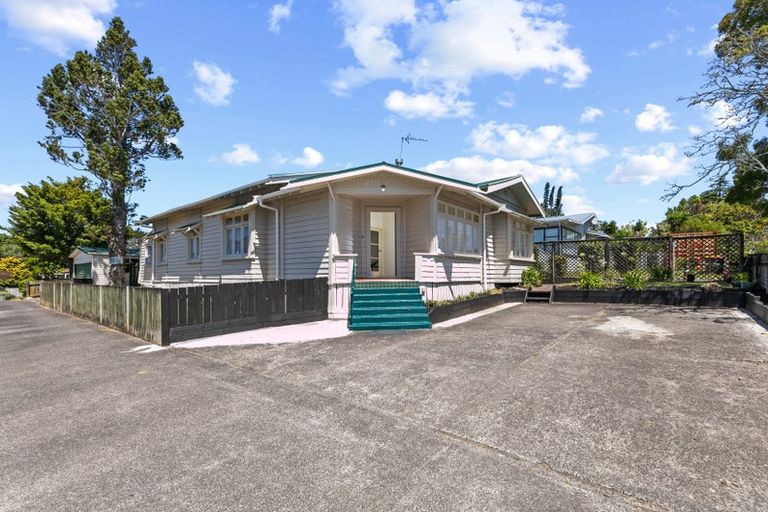 Photo of property in 1/27 Rata Street, New Lynn, Auckland, 0600