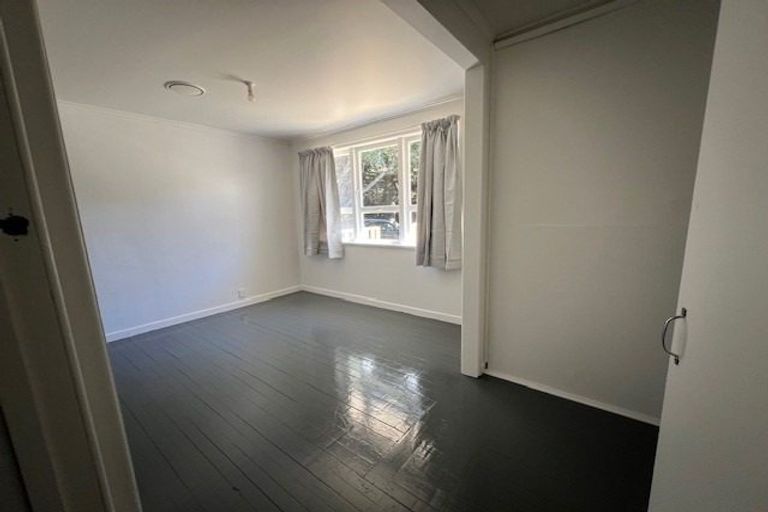 Photo of property in 23 Red Hills Road, Massey, Auckland, 0614