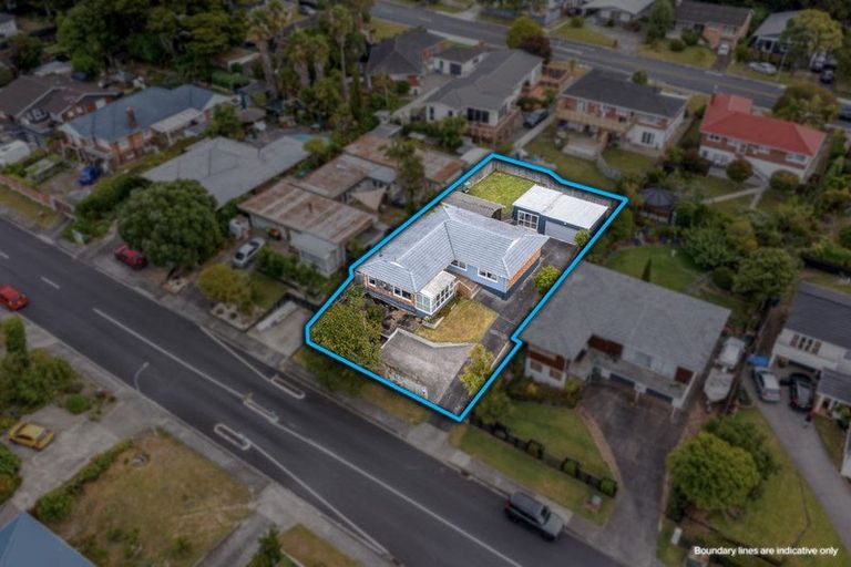 Photo of property in 19 Lawrence Crescent, Hillpark, Auckland, 2102