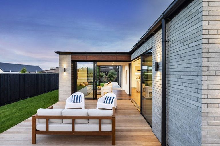 Photo of property in 160 Gardiners Road, Harewood, Christchurch, 8051
