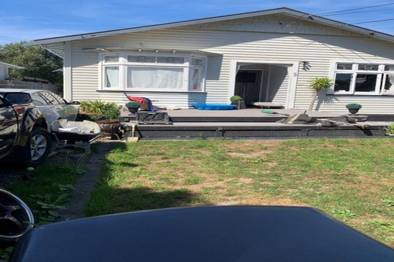 Photo of property in 5 Vincent Street, Waterloo, Lower Hutt, 5011