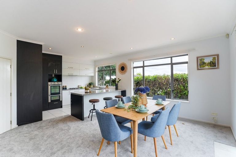 Photo of property in 12 Kouras Place, Flat Bush, Auckland, 2016