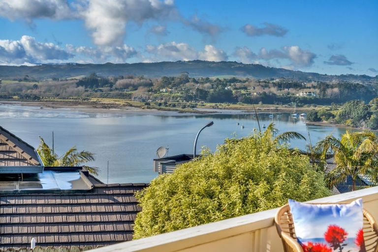Photo of property in 23 Callender Place, Shelly Park, Auckland, 2014