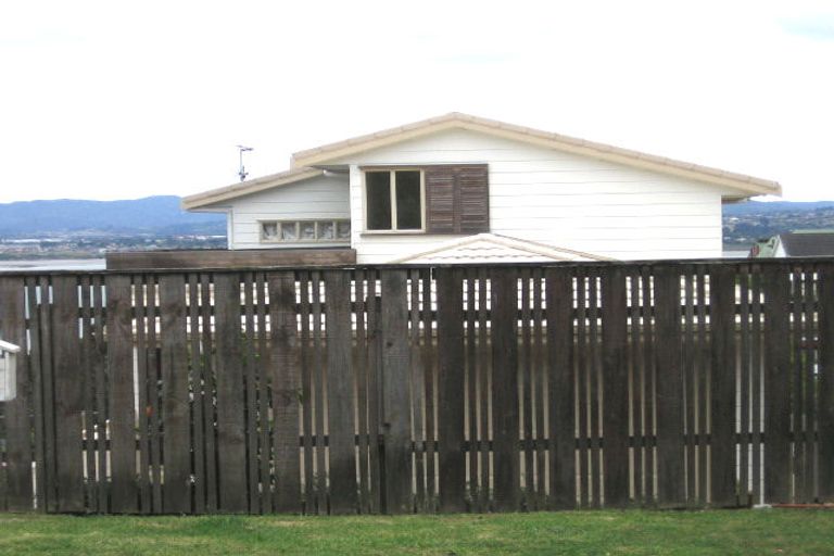 Photo of property in 17 Sea Vista Avenue, Beach Haven, Auckland, 0626