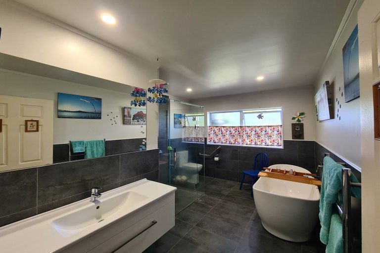 Photo of property in 260a Edward Street, Coromandel, 3506