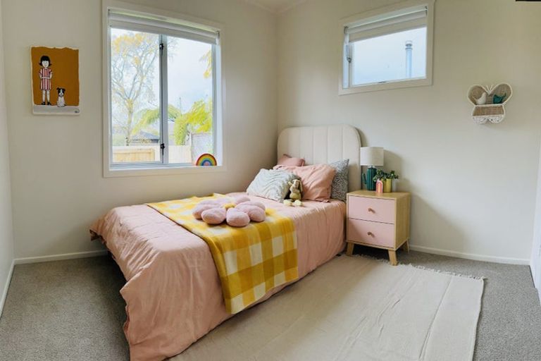 Photo of property in 5 Nikau Street, Inglewood, 4330