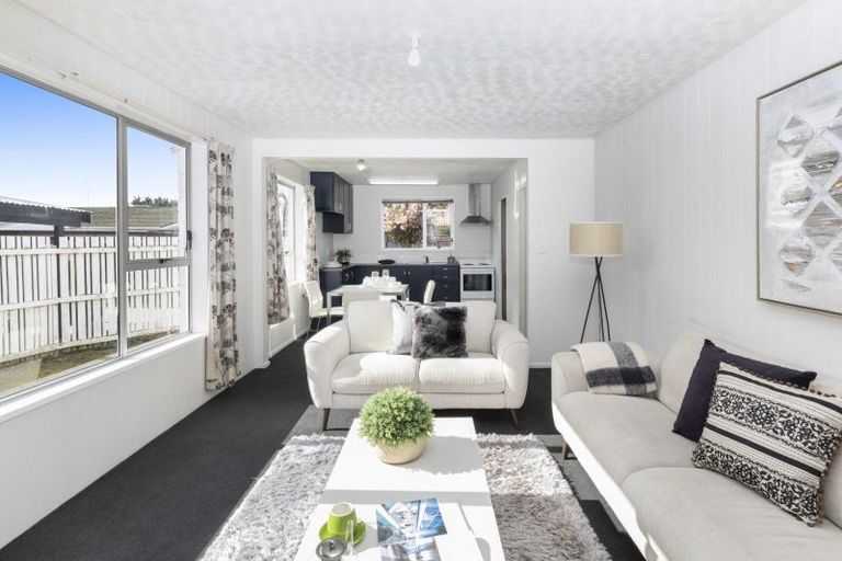 Photo of property in 2/12 Steadman Road, Broomfield, Christchurch, 8042