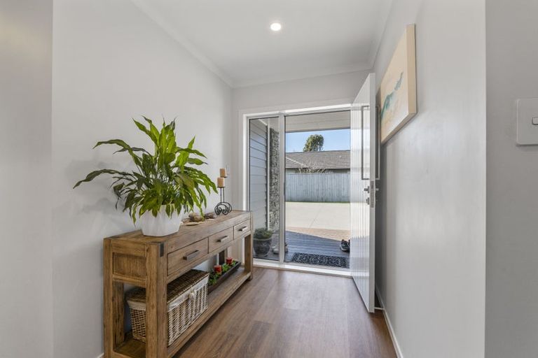 Photo of property in 7 Cross Street, Lepperton, New Plymouth, 4373