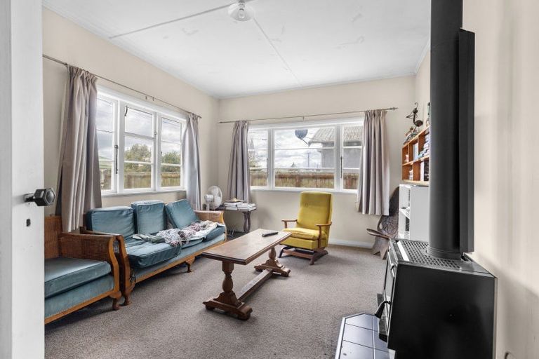 Photo of property in 17 Robert Street, Marton, 4710
