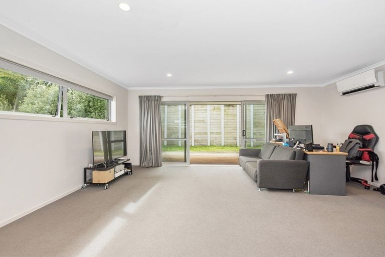 Photo of property in 50u3 Banbury Crescent, Fairfield, Hamilton, 3214
