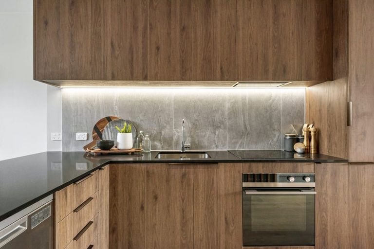 Photo of property in 9b Windlass Street, Long Bay, Auckland, 0630