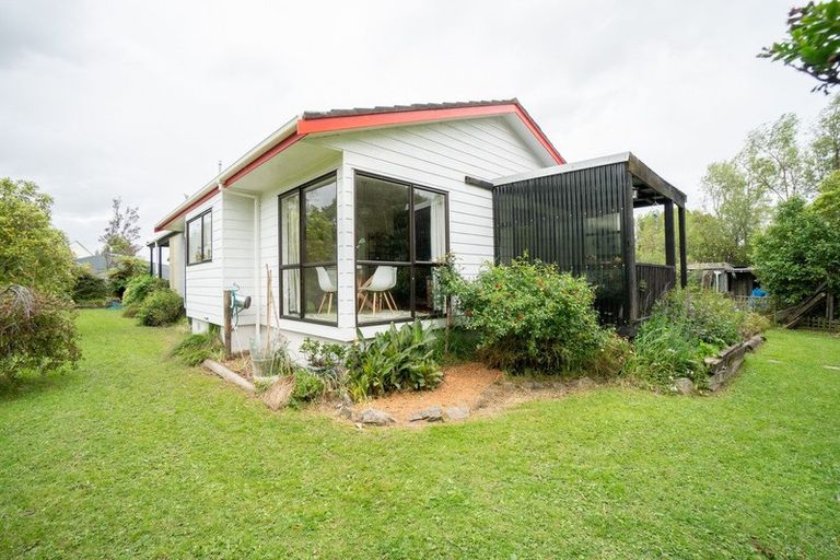 Photo of property in 765 Makerua Road, Tokomaru, Palmerston North, 4474