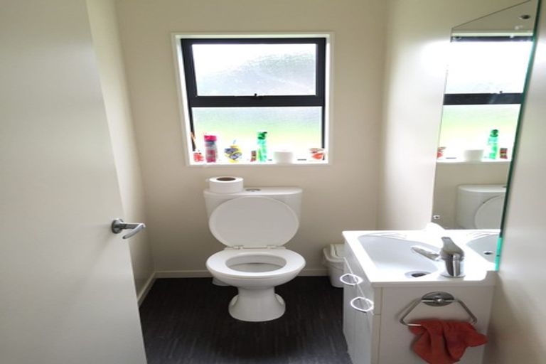 Photo of property in 6 Pyramid Place, Glen Eden, Auckland, 0602