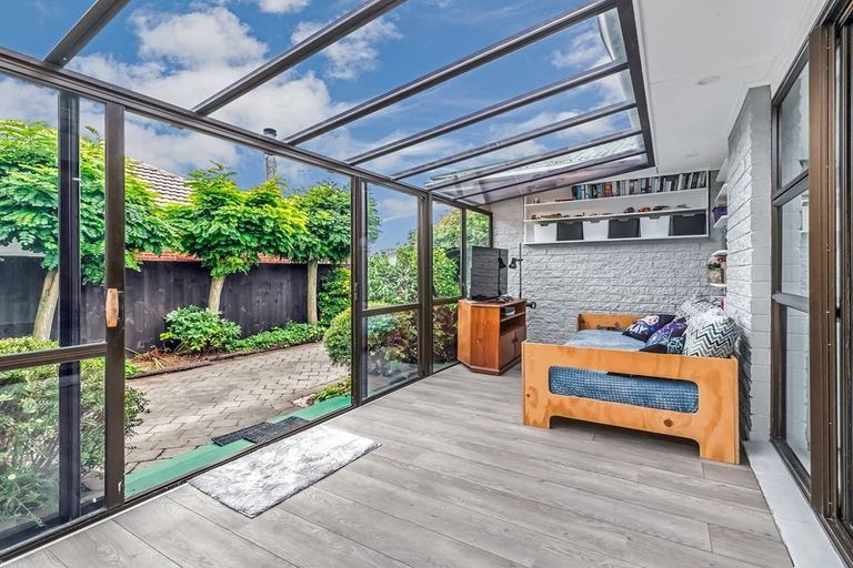 Photo of property in 413 Yaldhurst Road, Russley, Christchurch, 8042