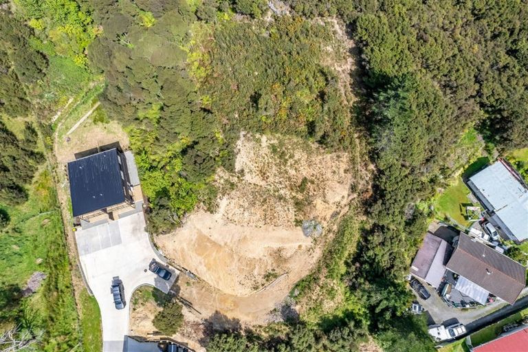 Photo of property in 16 Hastings Grove, Wainuiomata, Lower Hutt, 5014