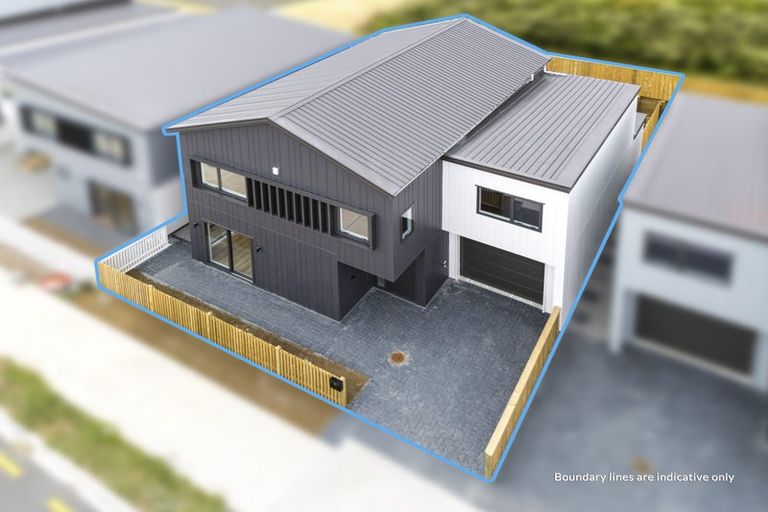 Photo of property in 35 Taipahitini Road, Rosehill, 2113