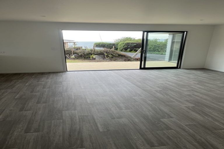 Photo of property in 24 Dudley Crescent, Cable Bay, 0420