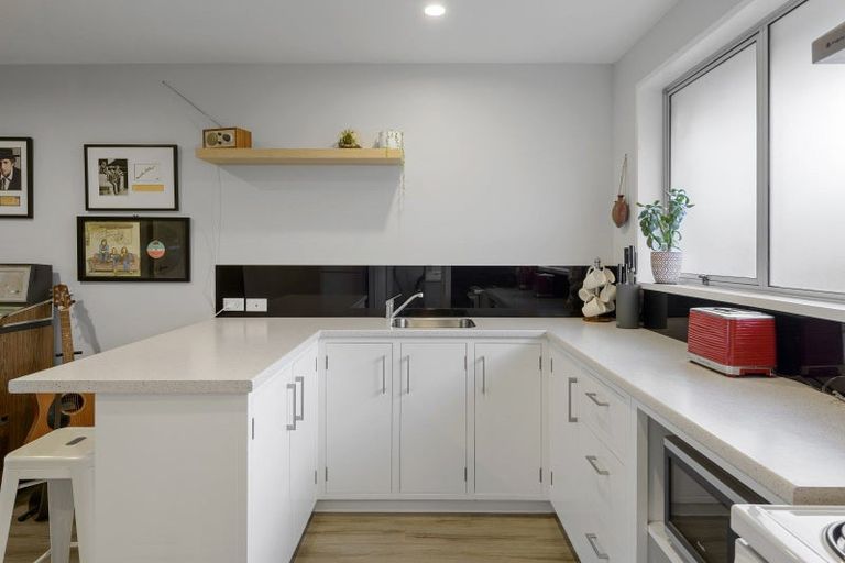 Photo of property in 2/24 Champion Street, Edgeware, Christchurch, 8013