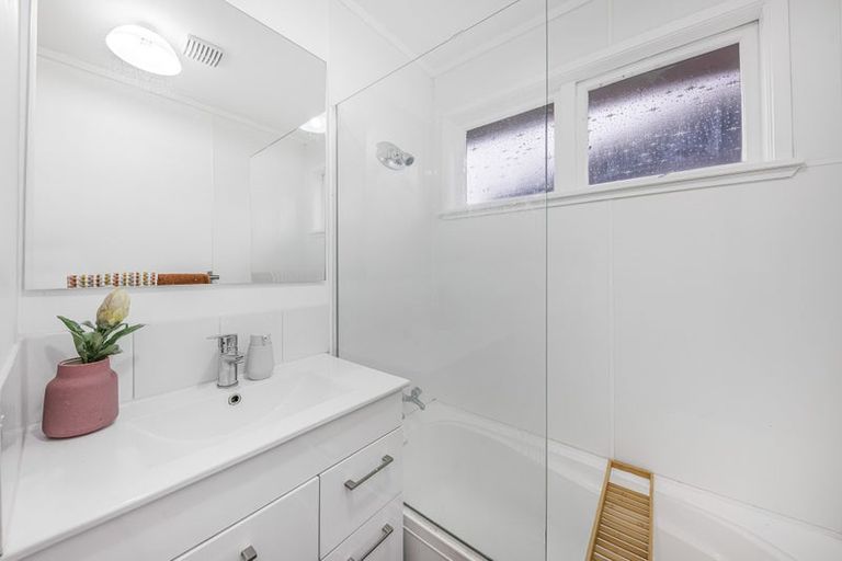 Photo of property in 2/21 Gardner Avenue, New Lynn, Auckland, 0600