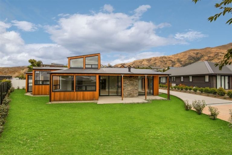 Photo of property in 39 Hyland Street, Wanaka, 9305