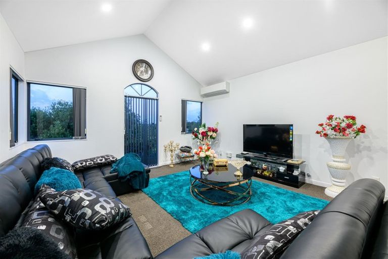 Photo of property in 10 San Pablo Way, Henderson, Auckland, 0612