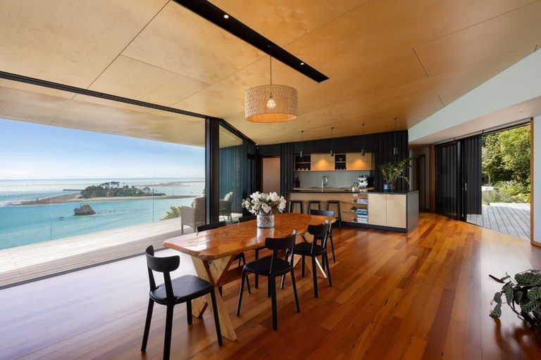 Photo of property in 36 The Cliffs, Britannia Heights, Nelson, 7010