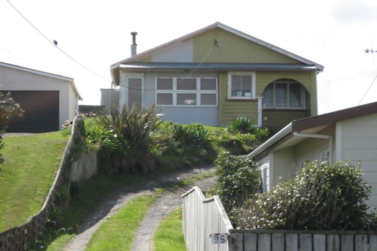 Photo of property in 96a Cornfoot Street, Castlecliff, Whanganui, 4501