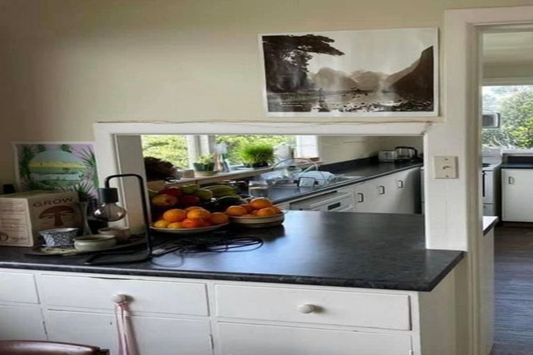 Photo of property in 6 Peranga Terrace, Hataitai, Wellington, 6021