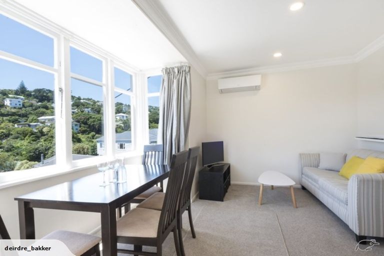 Photo of property in 2 Kopiko Way, Brooklyn, Wellington, 6021
