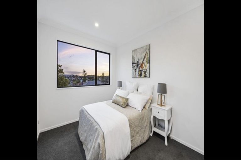 Photo of property in 118b Kervil Avenue, Te Atatu Peninsula, Auckland, 0610